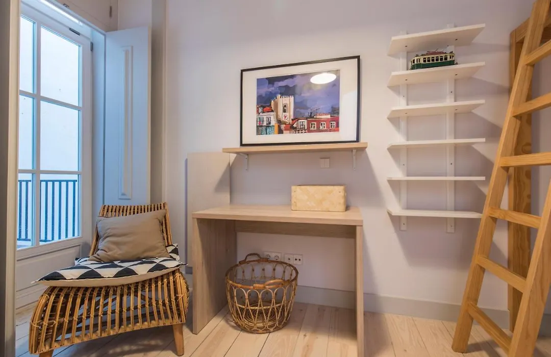 3 Bedroom Downtown Wonderwall By Lovelystay-1